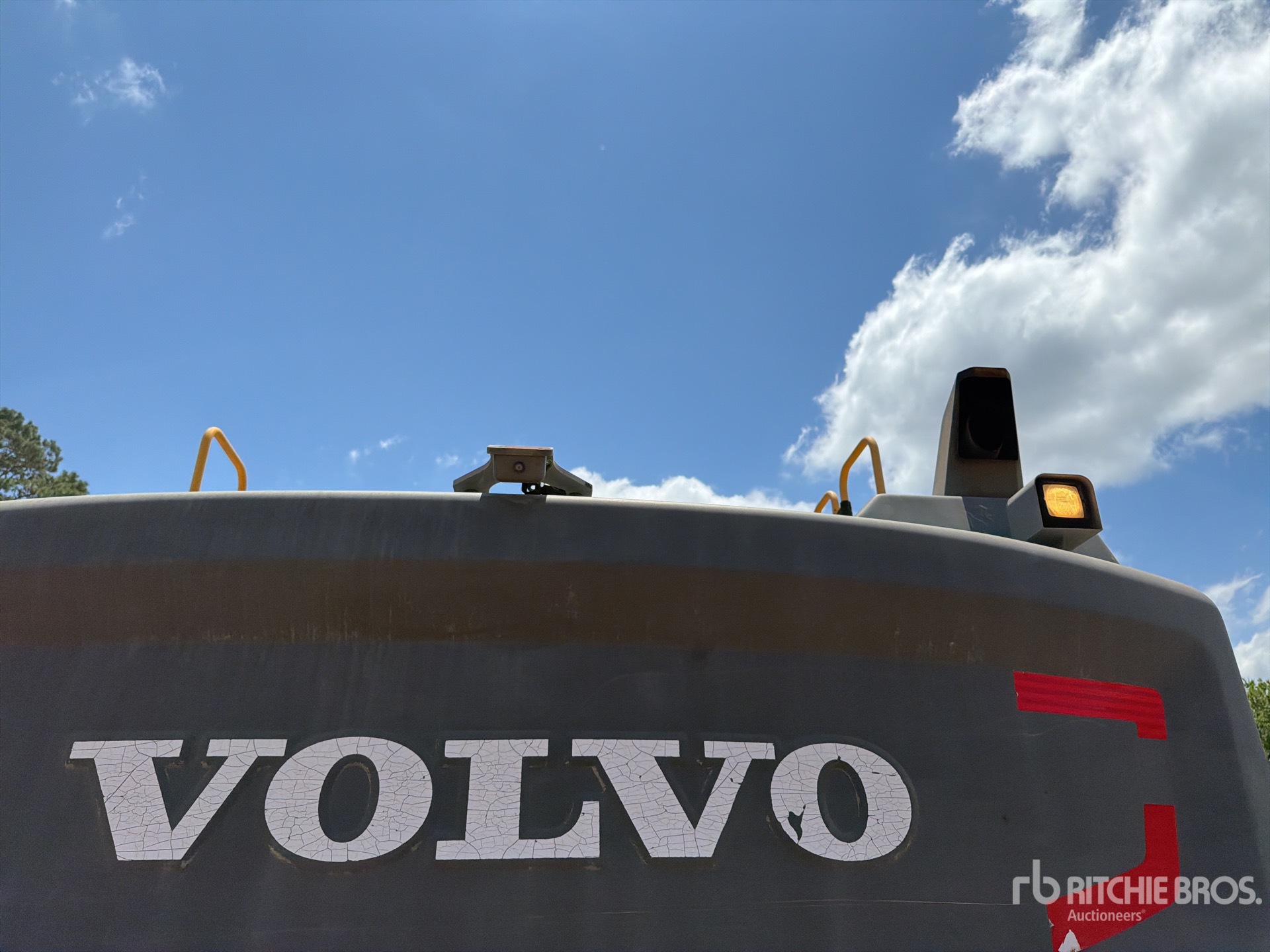 2016 Volvo EC300EL