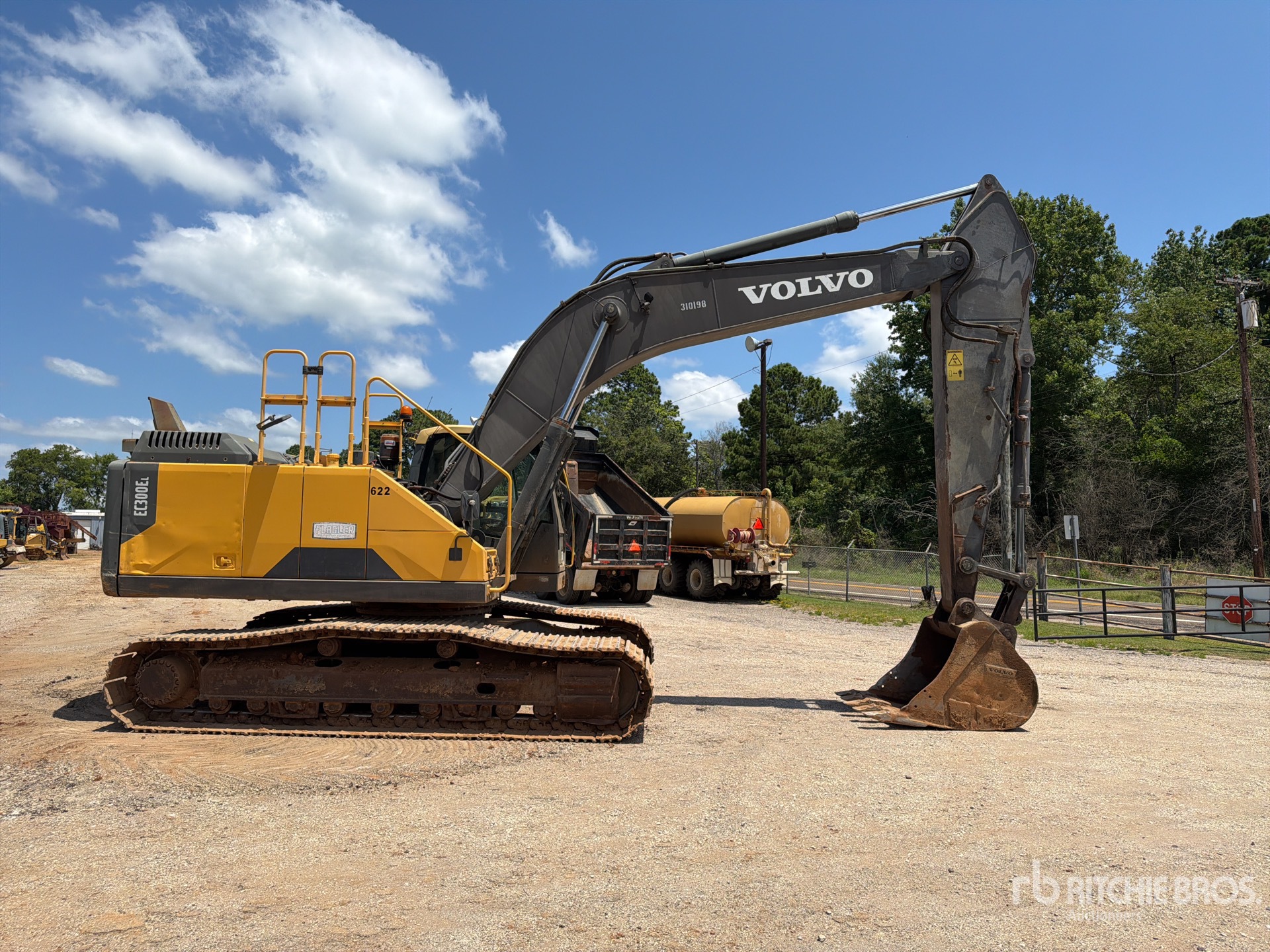 Photo of a 2016 Volvo EC300EL