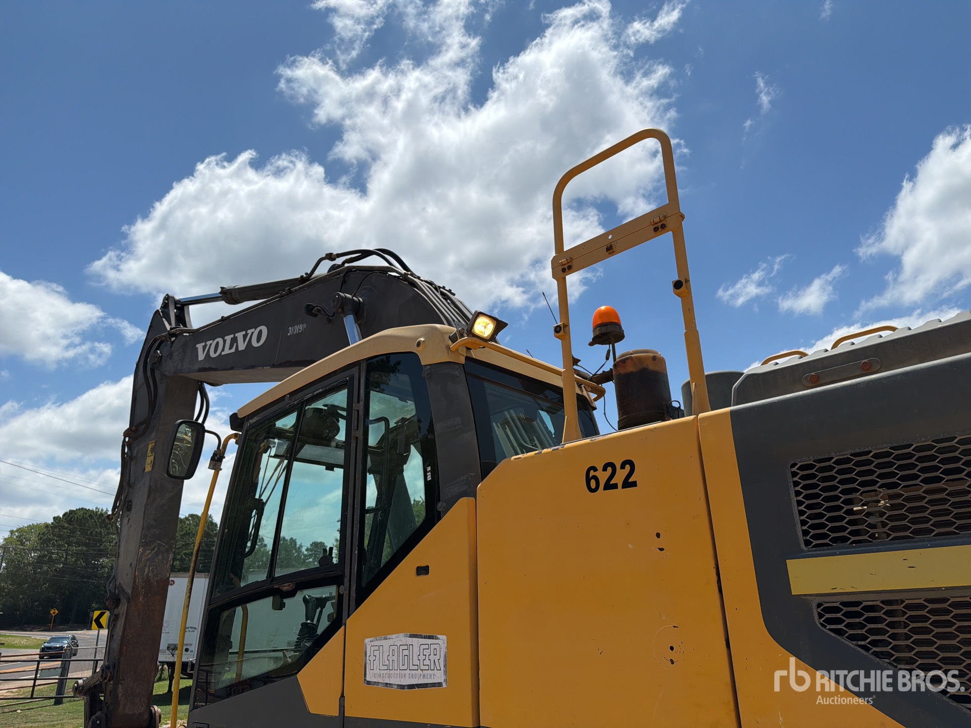 2016 Volvo EC300EL