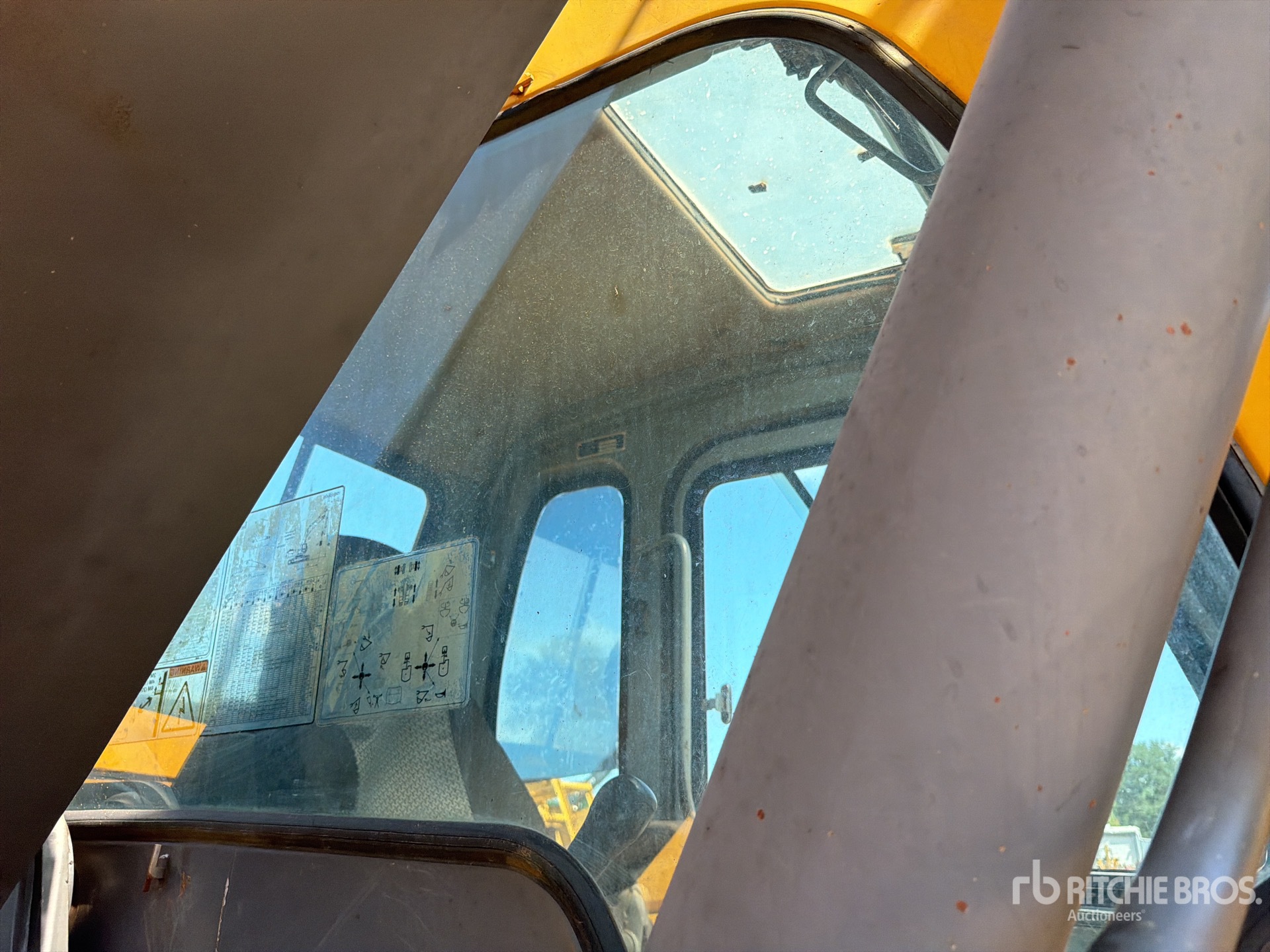 2000 Volvo EC290LC
