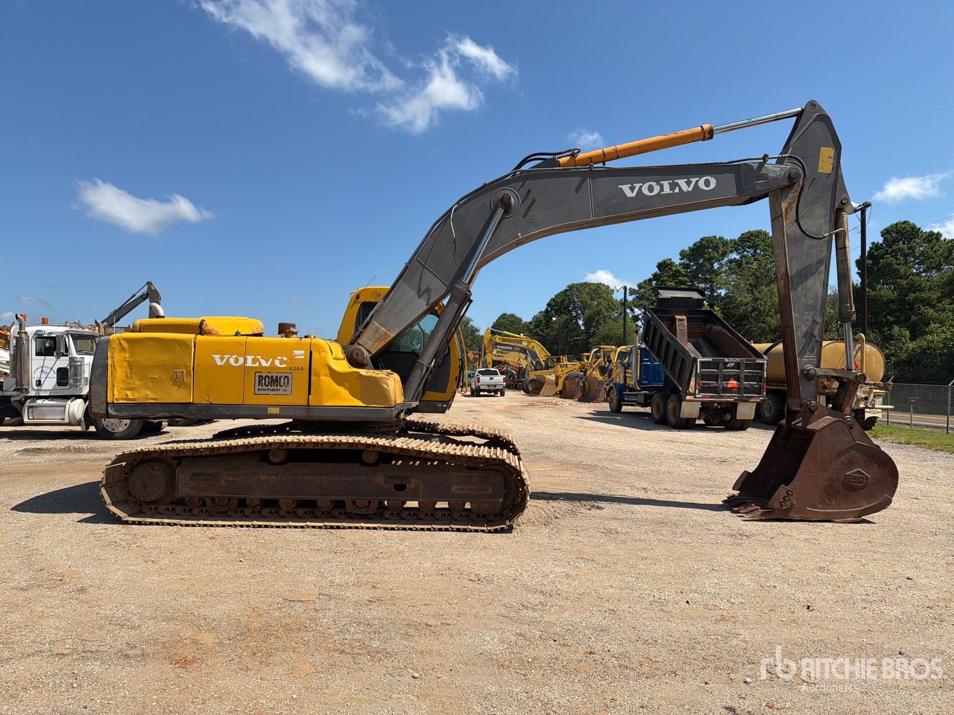 Photo of a 2000 Volvo EC290LC