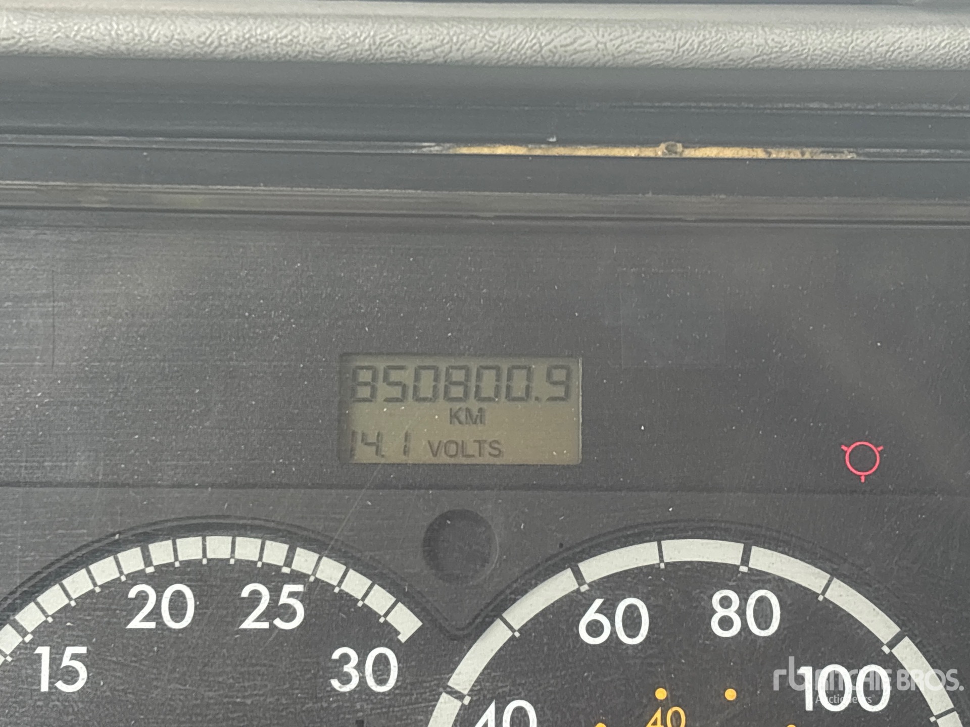 General Appearance with Hour Meter / Odometer