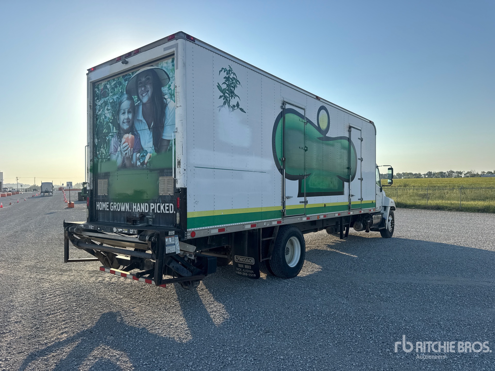 2015 Hino 268