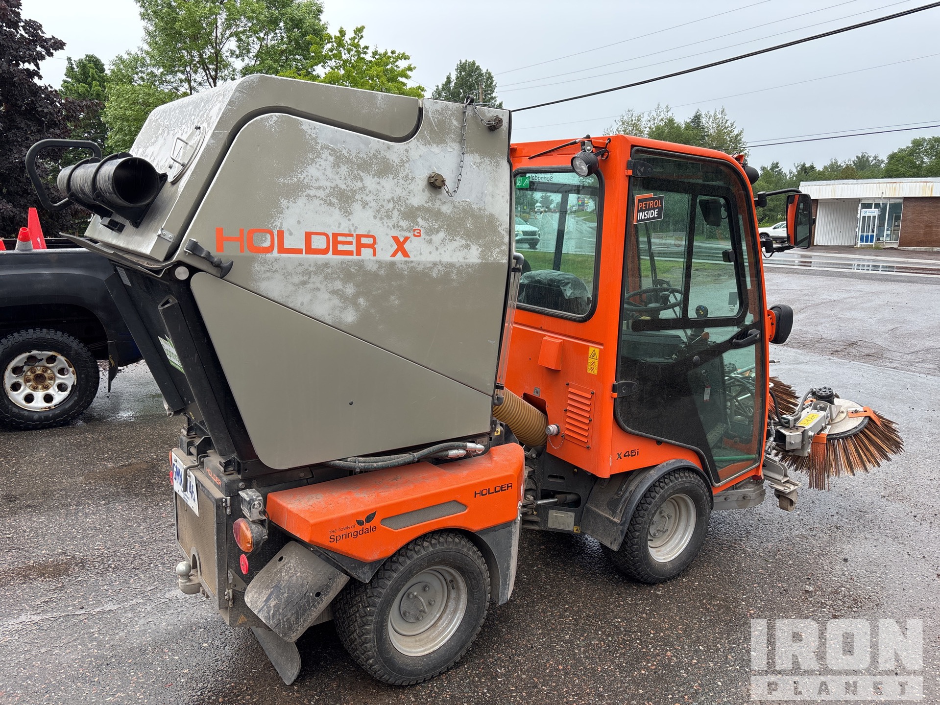 General Appearance with Picture, Right Rear Corner