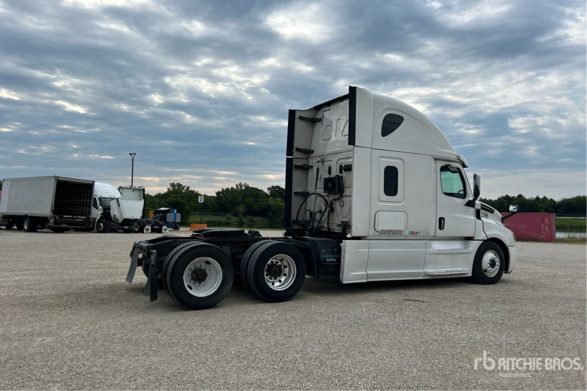 2019 Freightliner CASCADIA 126