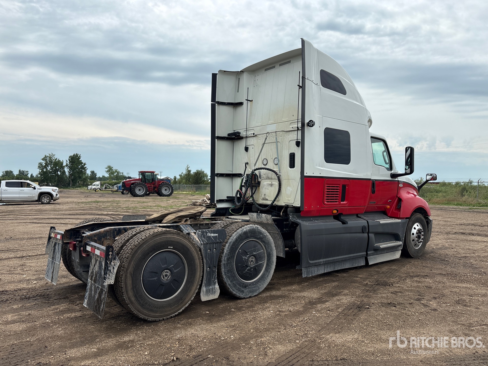 2023 International LT625