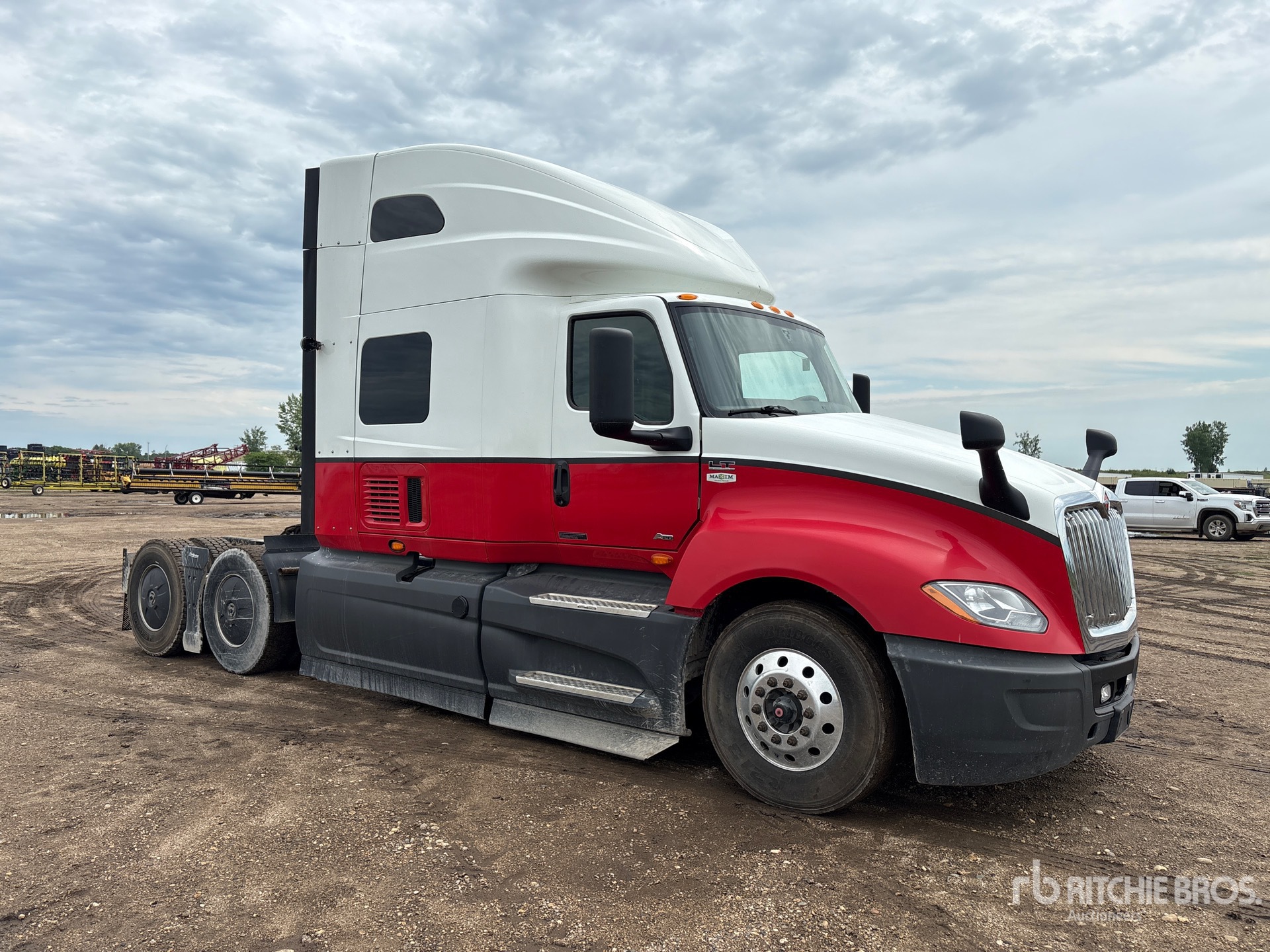 2023 International LT625