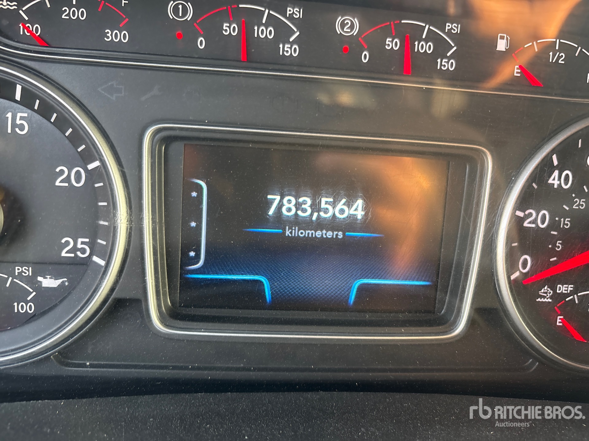 2023 International LT625