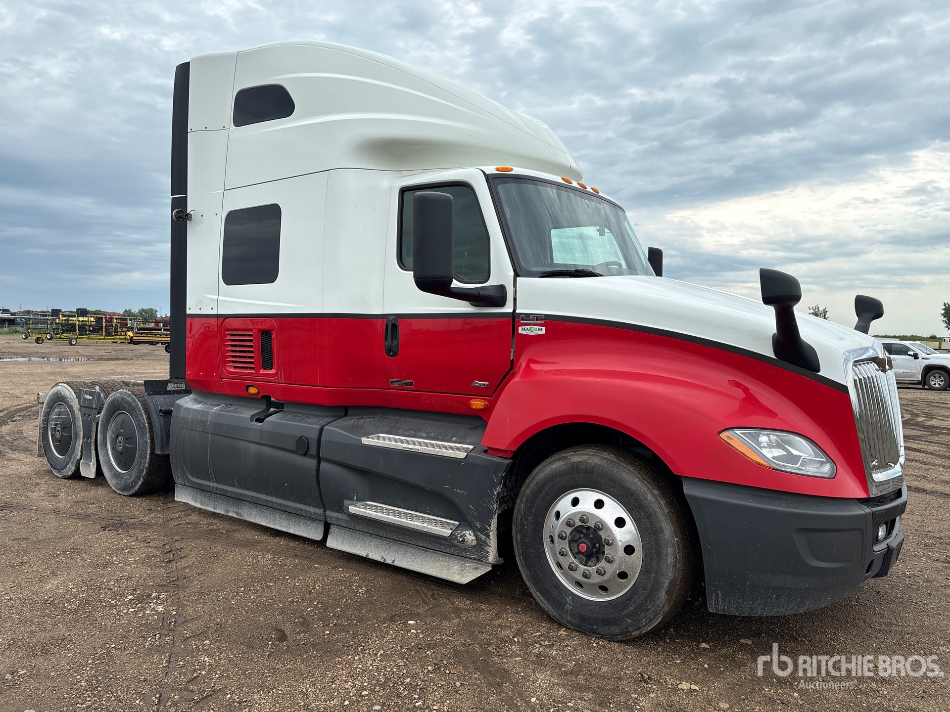 2023 International LT625