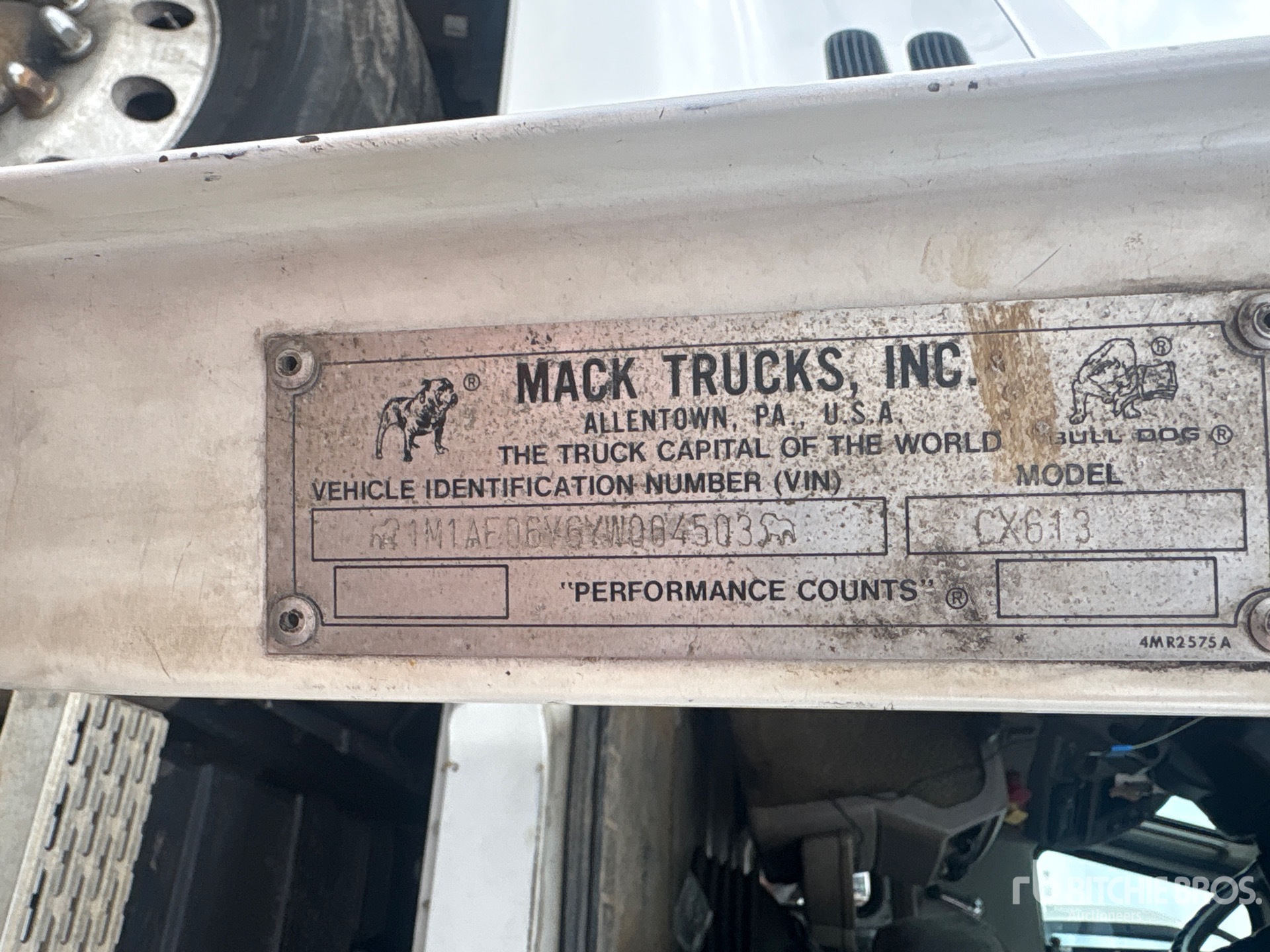 2000 Mack CX613