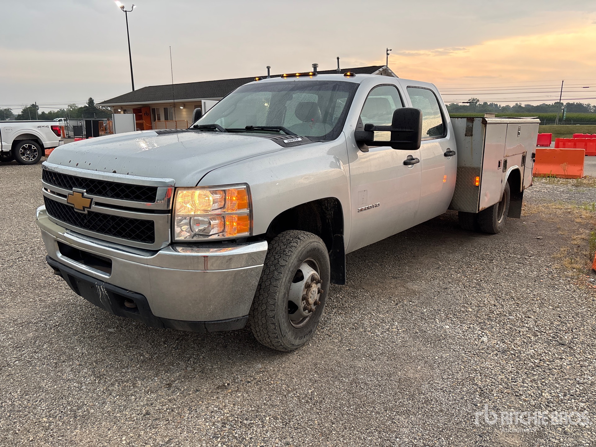 General Appearance with Featured Photo
