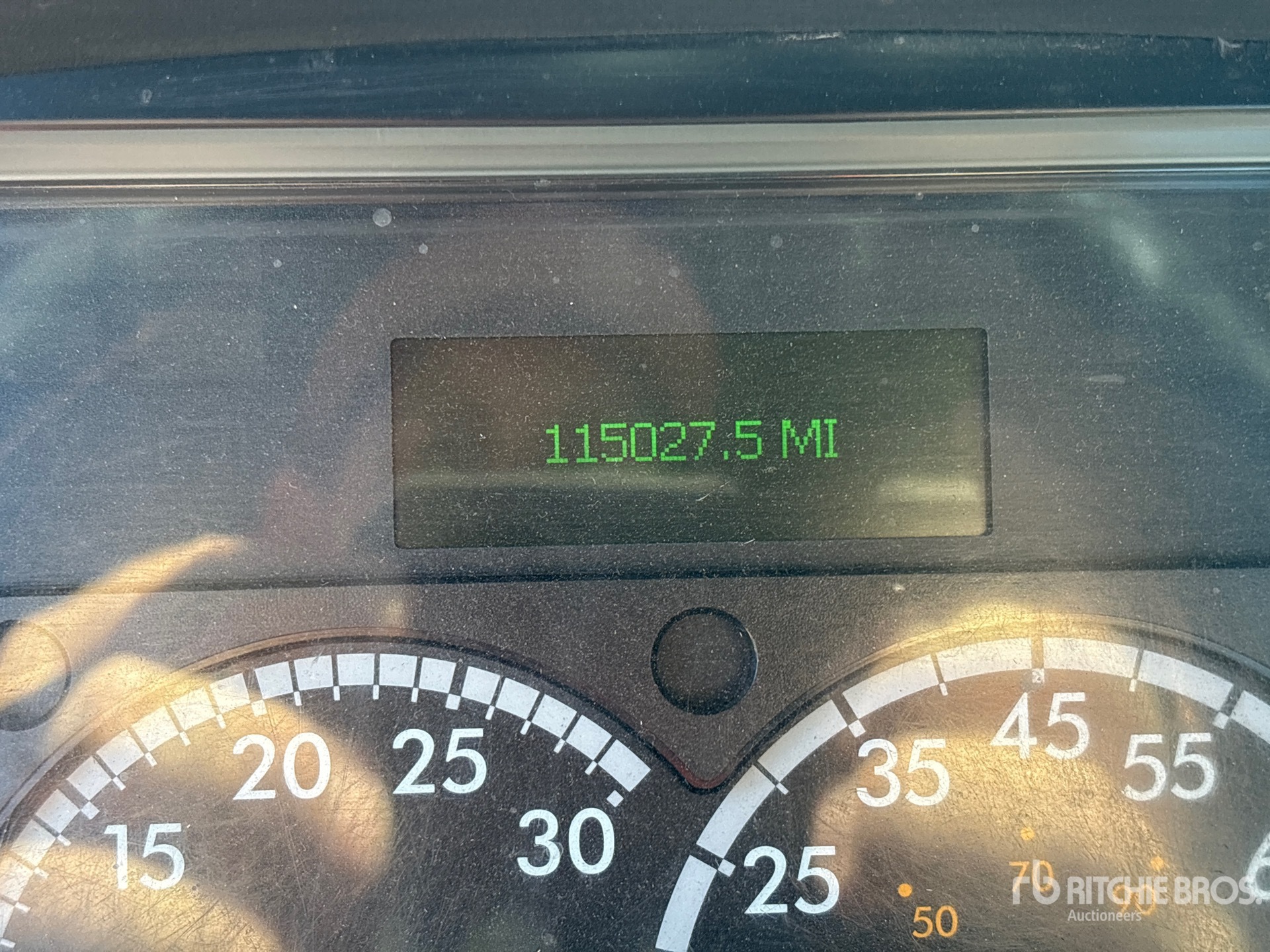 2022 Freightliner M2106
