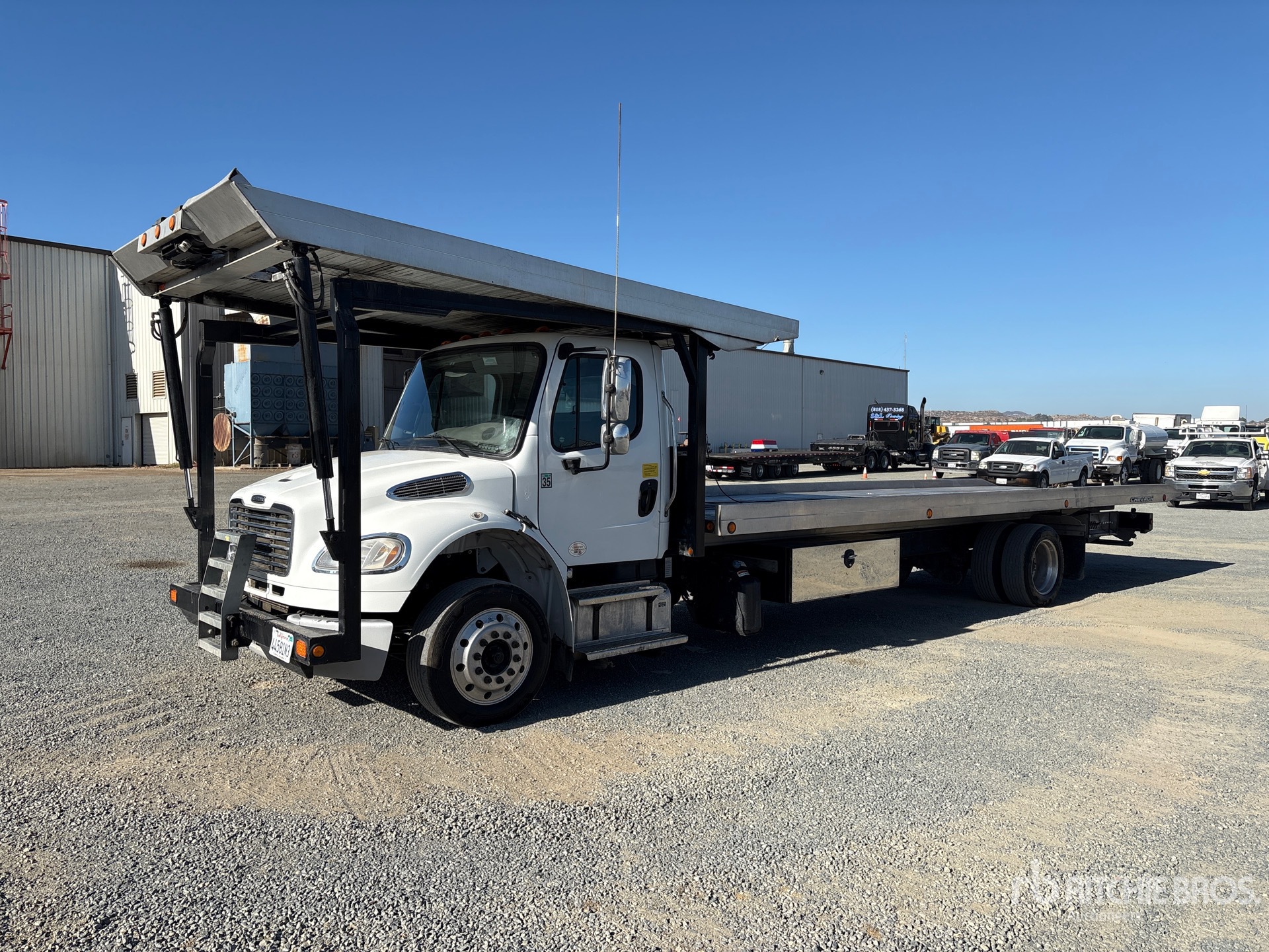 Photo of 2022 Freightliner M2106