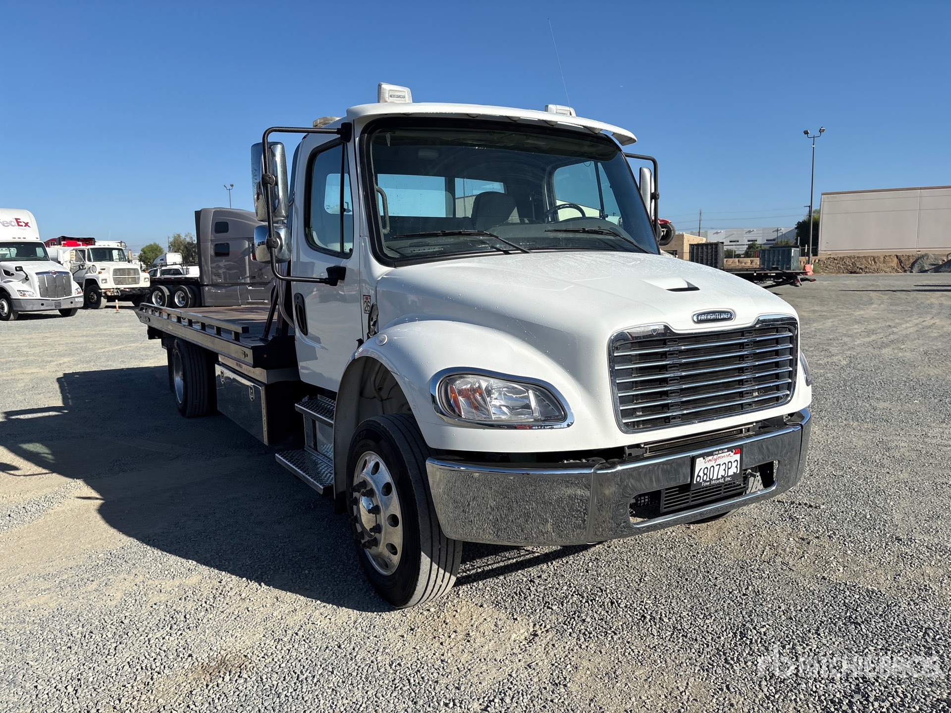2023 Freightliner M2106