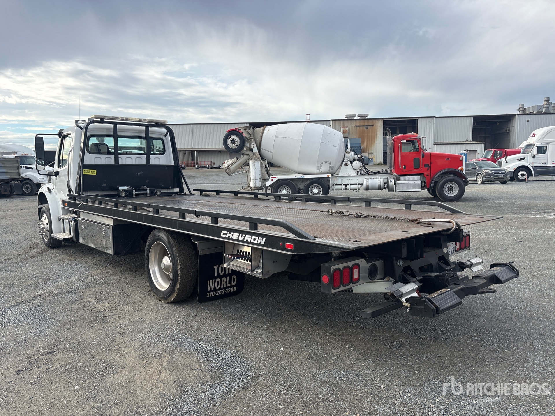 2023 Freightliner M2