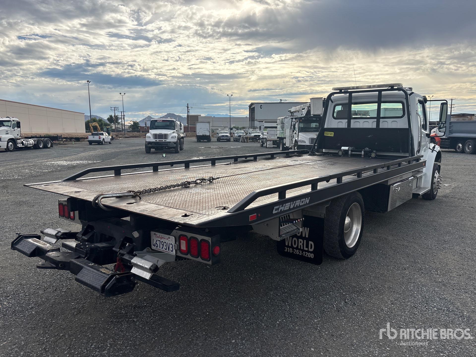 2023 Freightliner M2