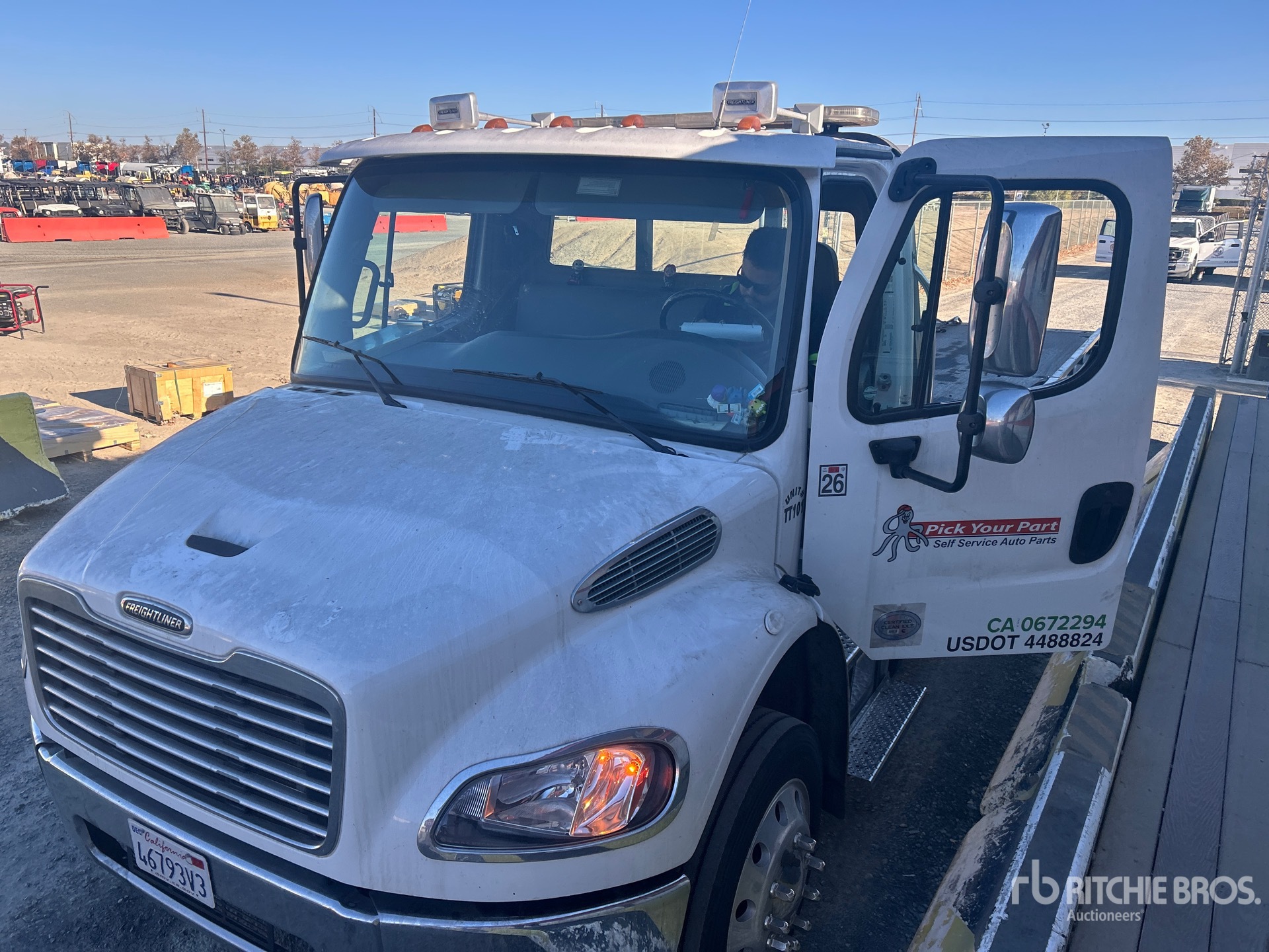 2023 Freightliner M2