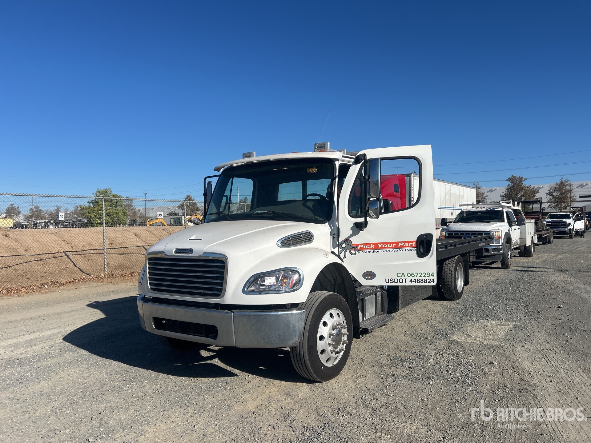 2023 Freightliner M2 106