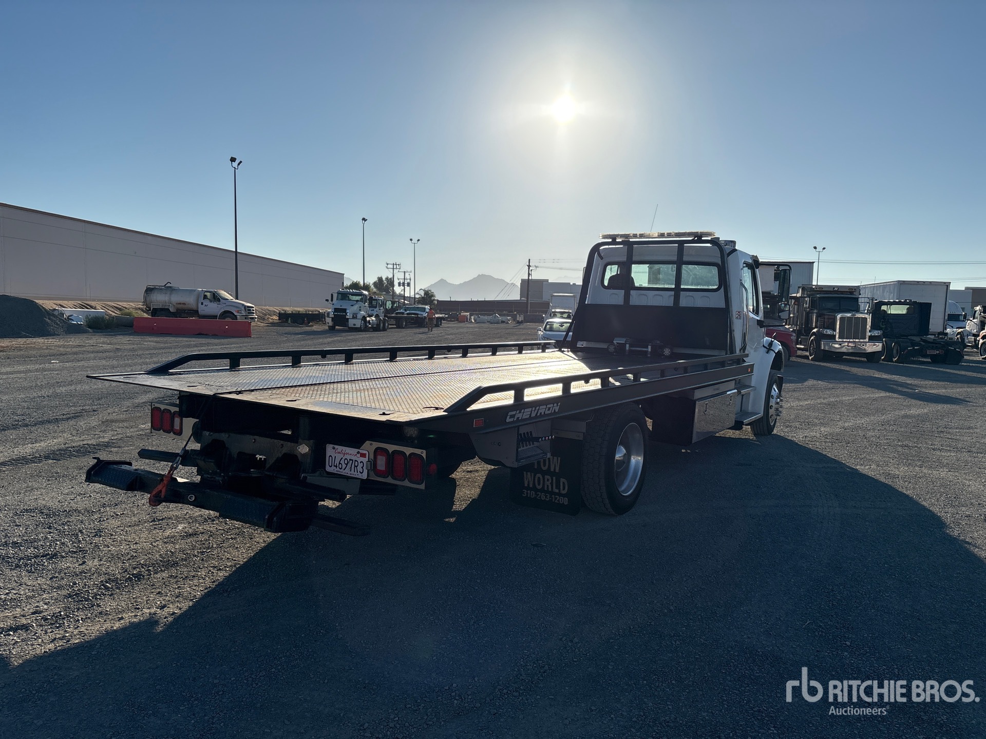 2023 Freightliner M2 106