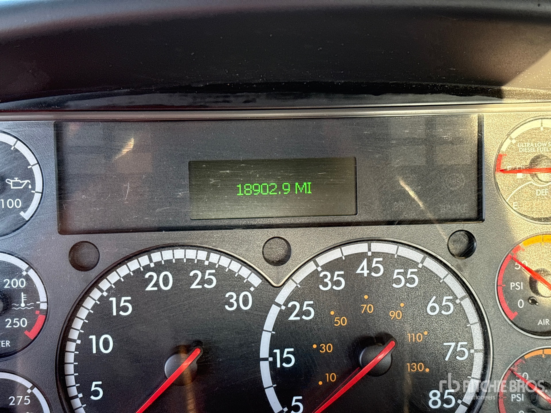 2023 Freightliner M2 106