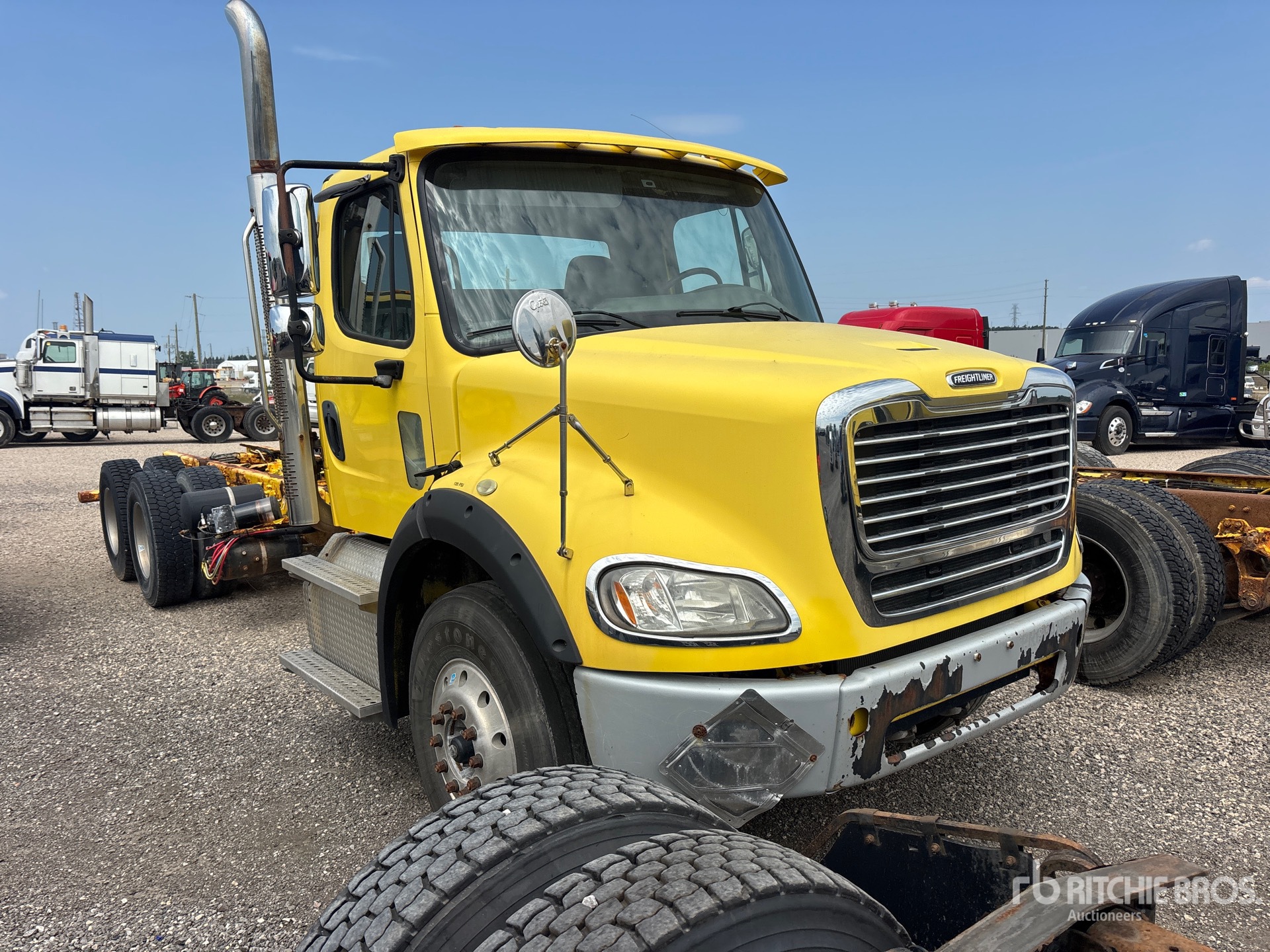 2015 Freightliner M2 112