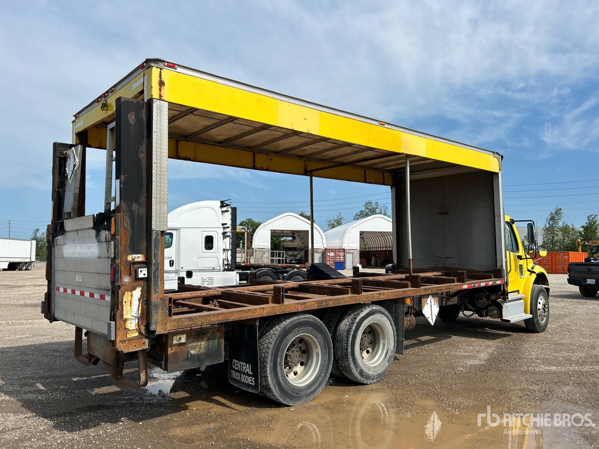 2013 Freightliner M2 106