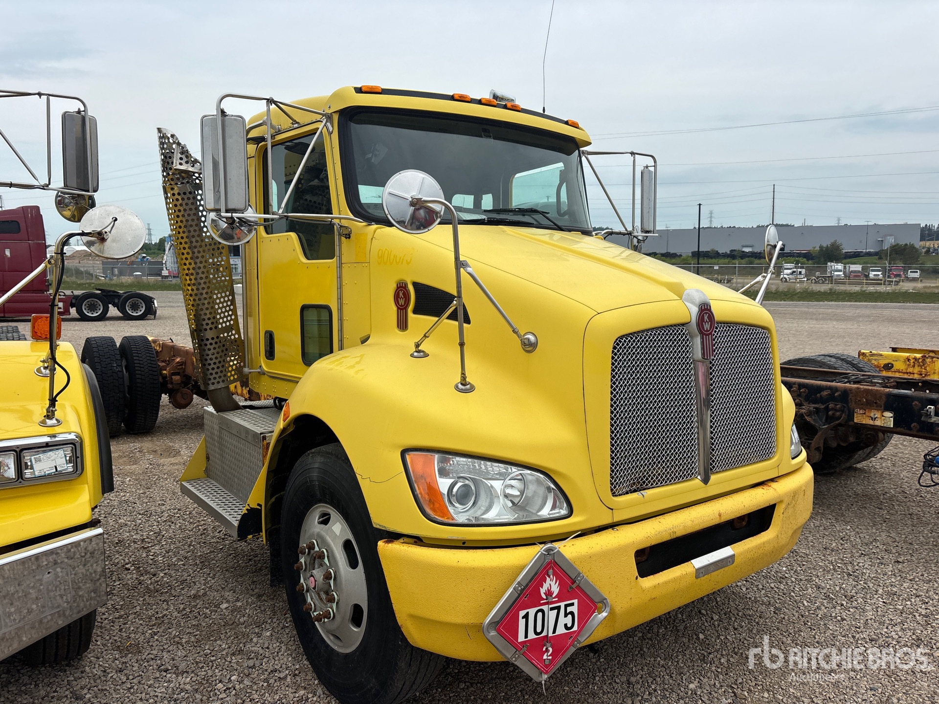 2010 Kenworth T370