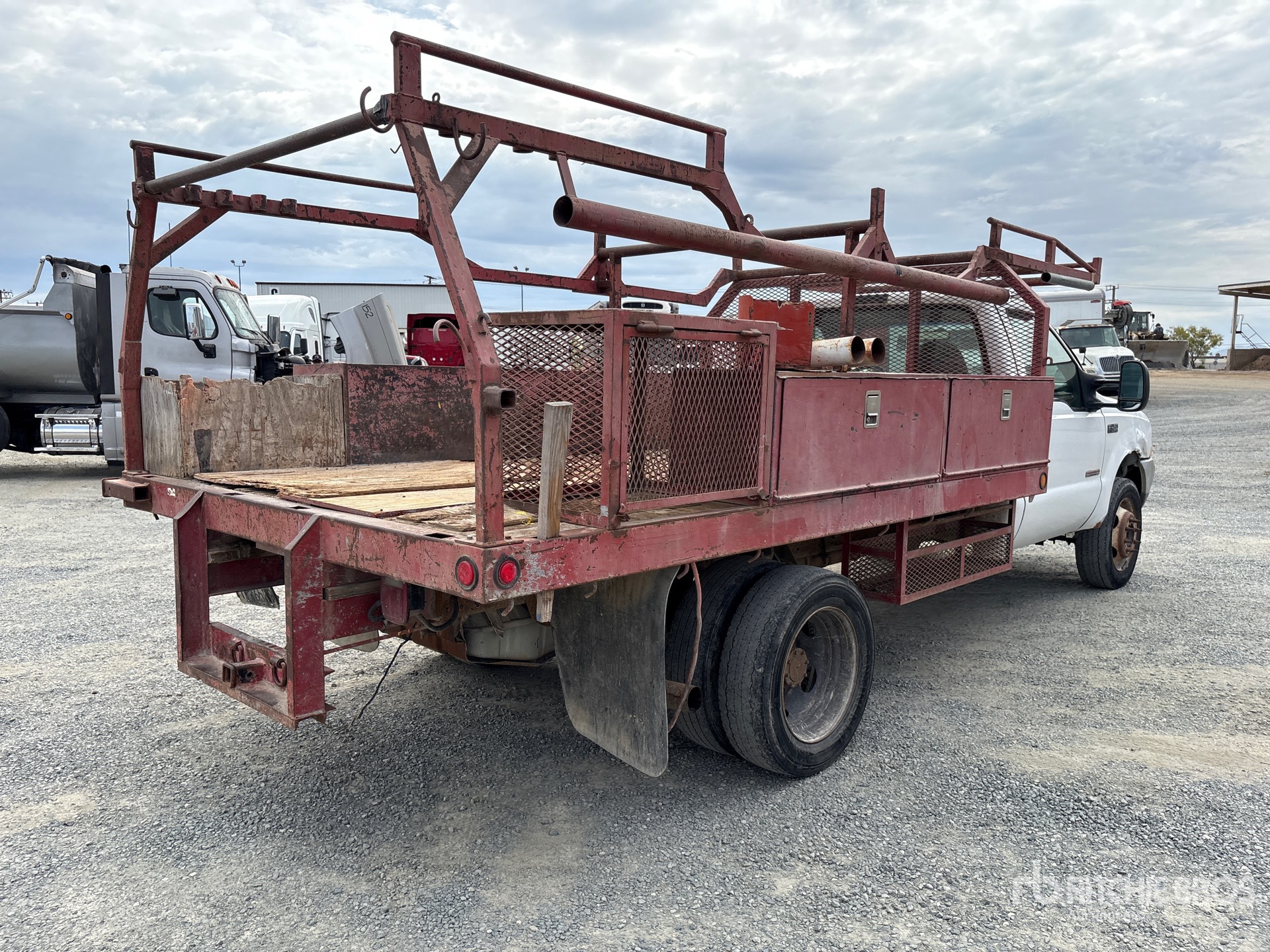General Appearance with Picture, Right Rear Corner