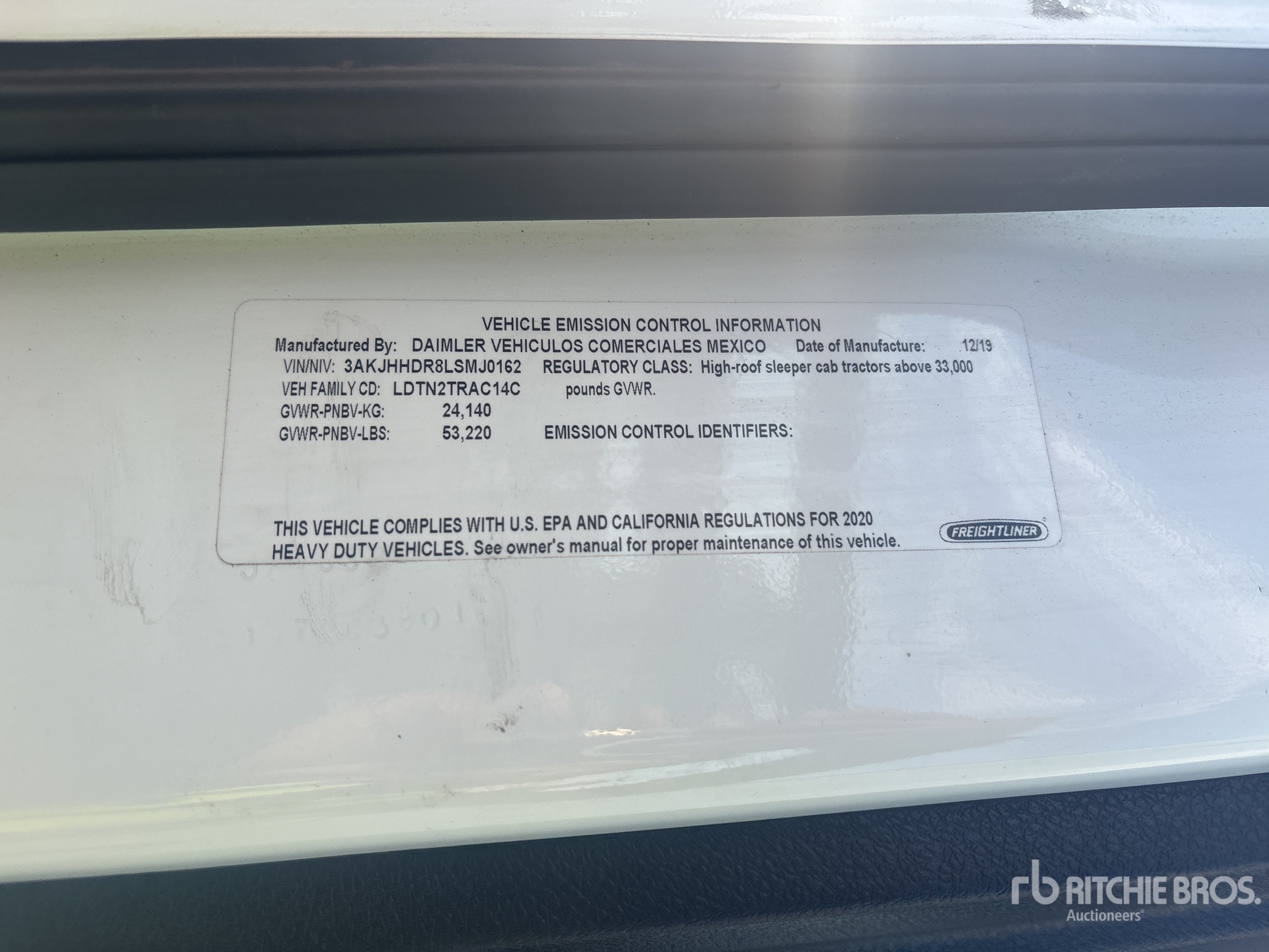 2020 Freightliner CASCADIA 126
