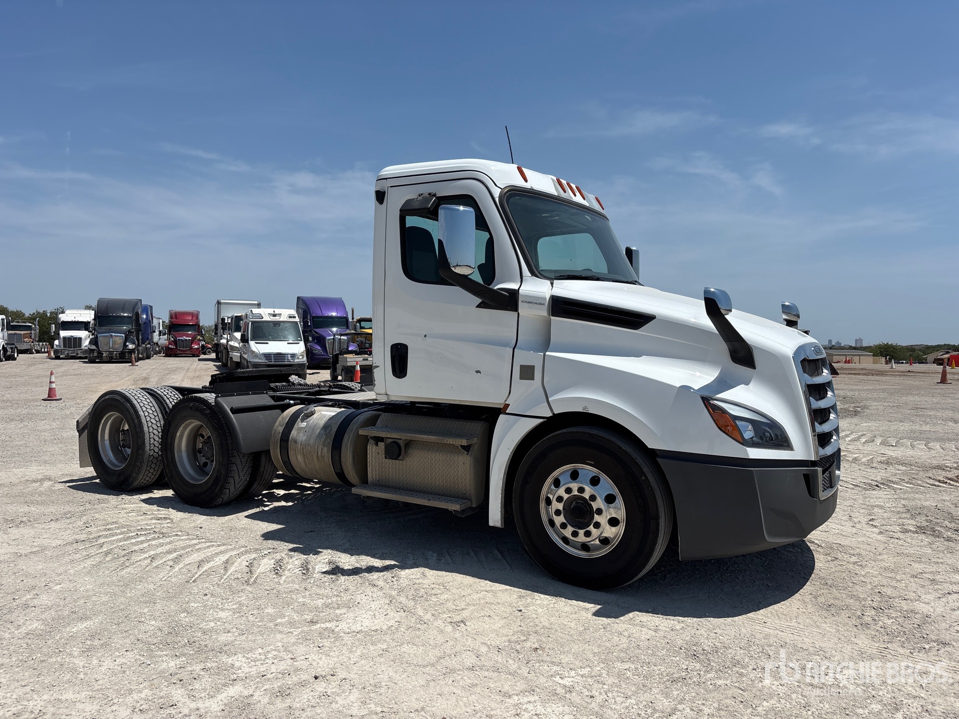 2019 Freightliner CASCADIA 126