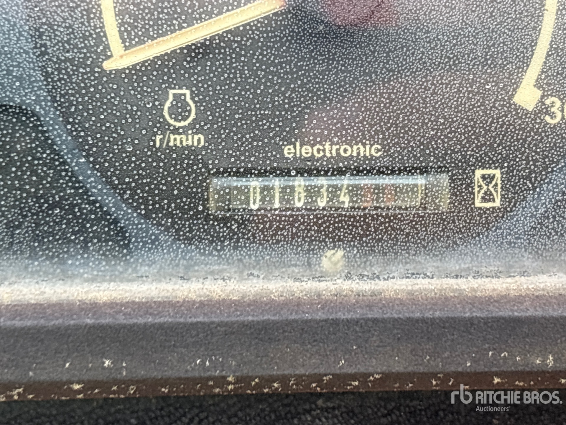 General Appearance with Hour Meter / Odometer