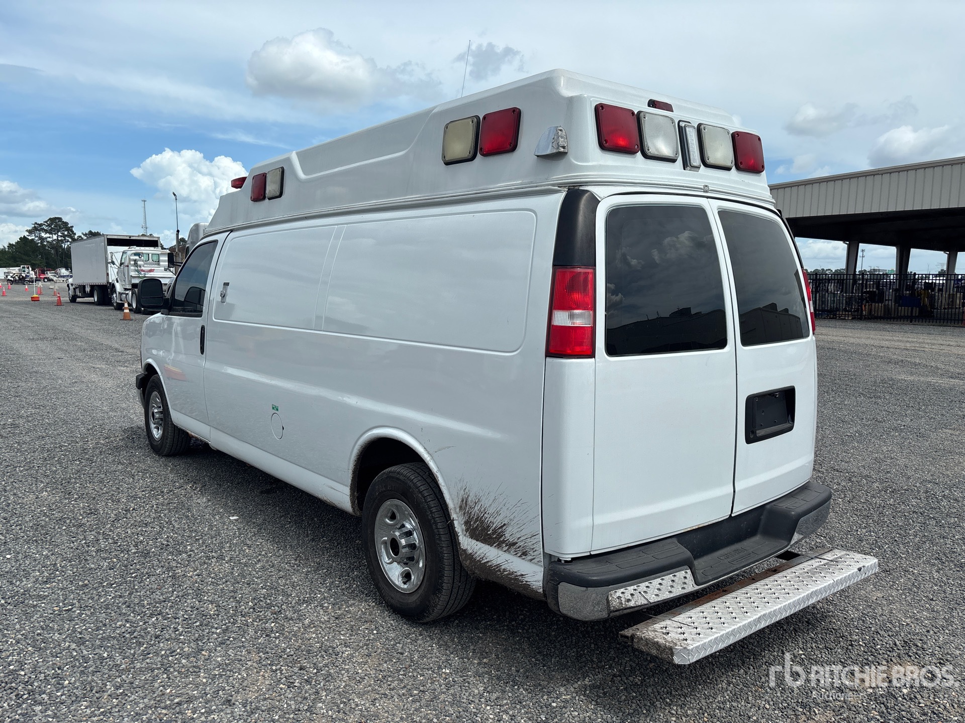 General Appearance with Picture, Left Rear Corner