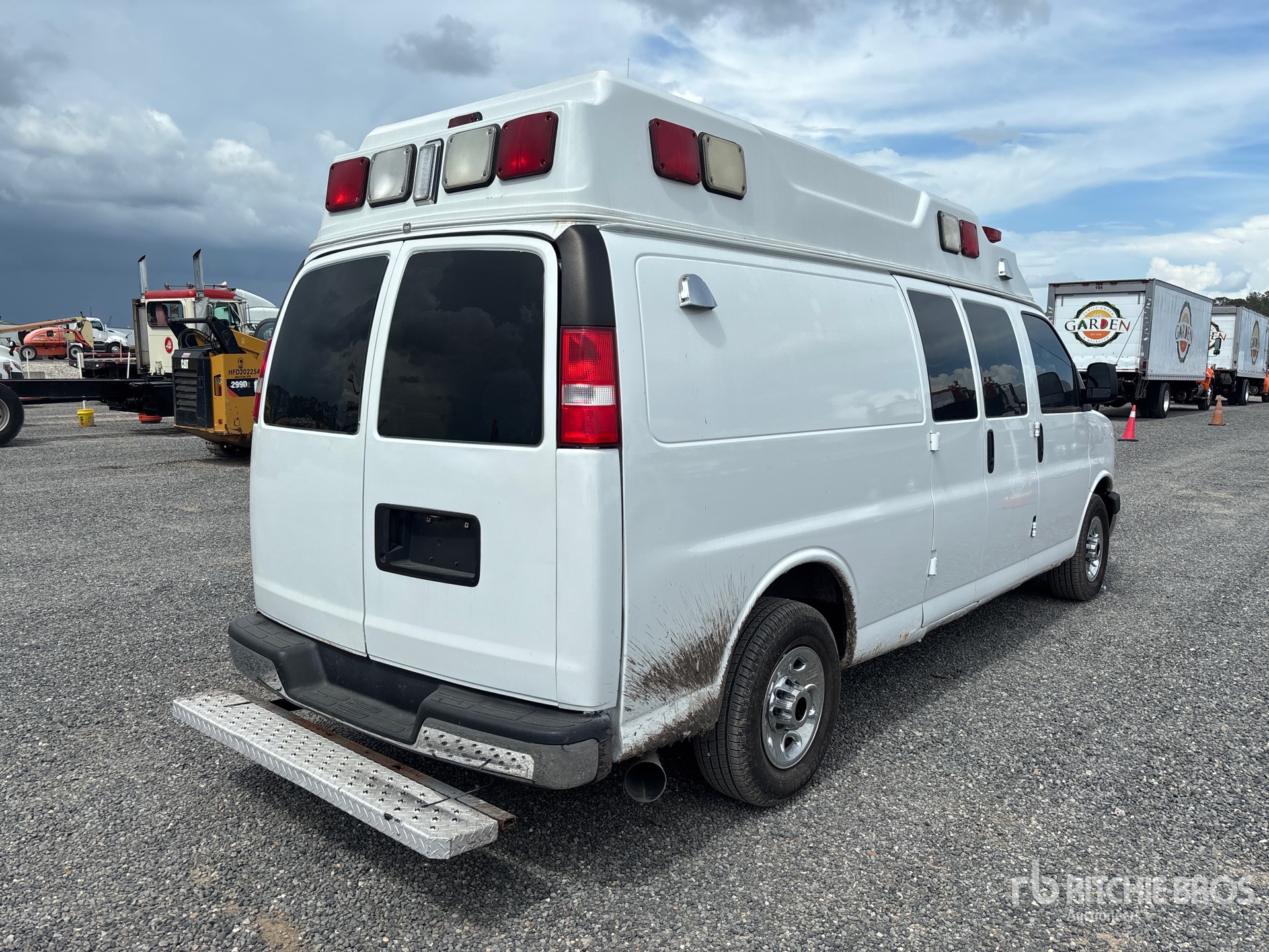 General Appearance with Picture, Right Rear Corner