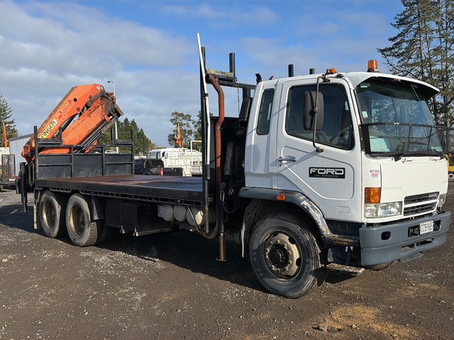 2003 Palfinger PK21502 1800 kg Knuckle Boom on 2009 Mitsubishi Canter  6x4 Crane Truck