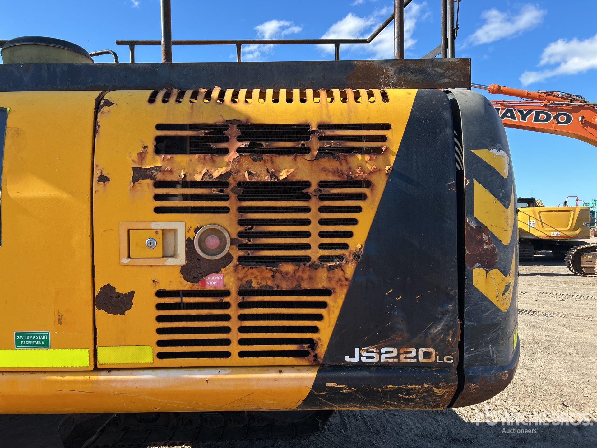 2013 JCB JS220LC