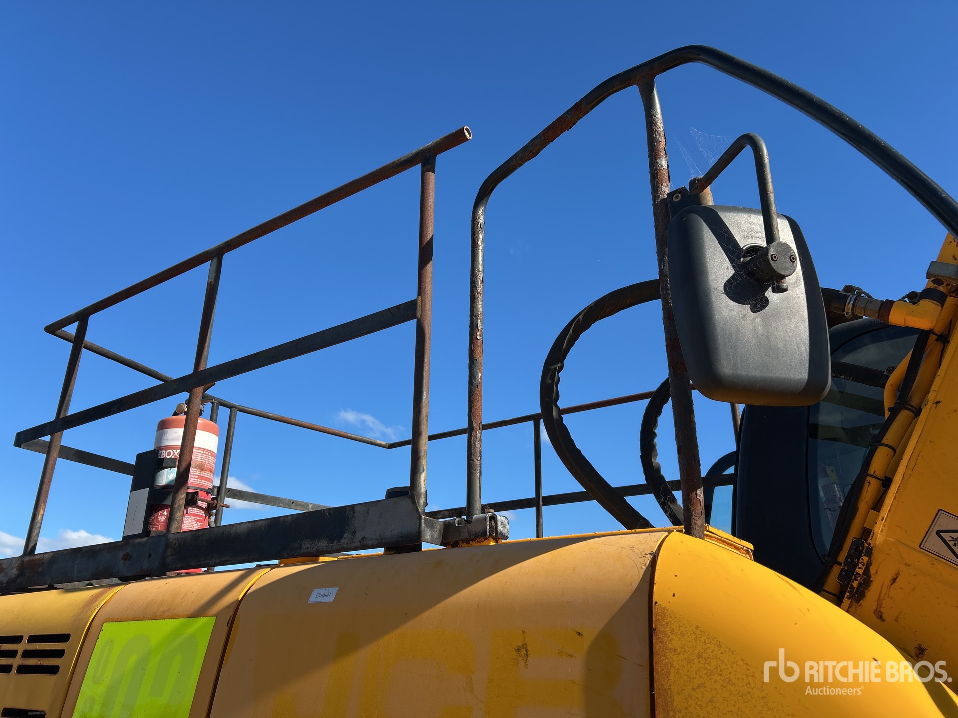 2013 JCB JS220LC