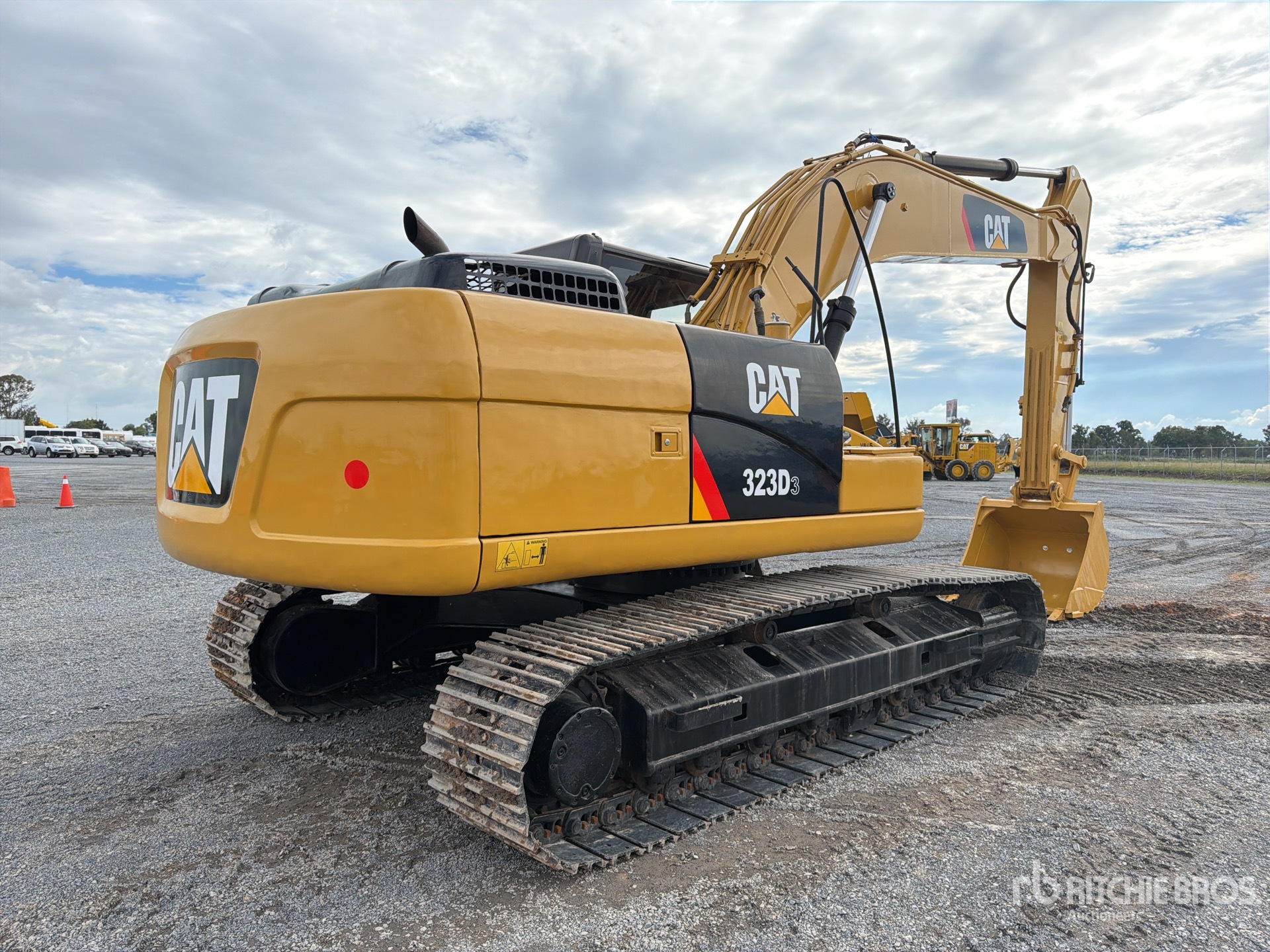 2019 Caterpillar 323D3