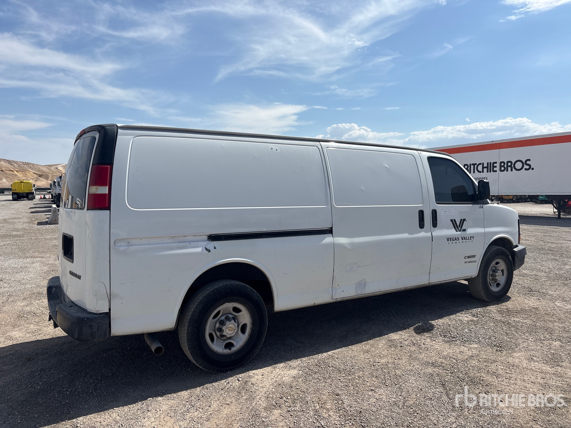 General Appearance with Picture, Right Rear Corner
