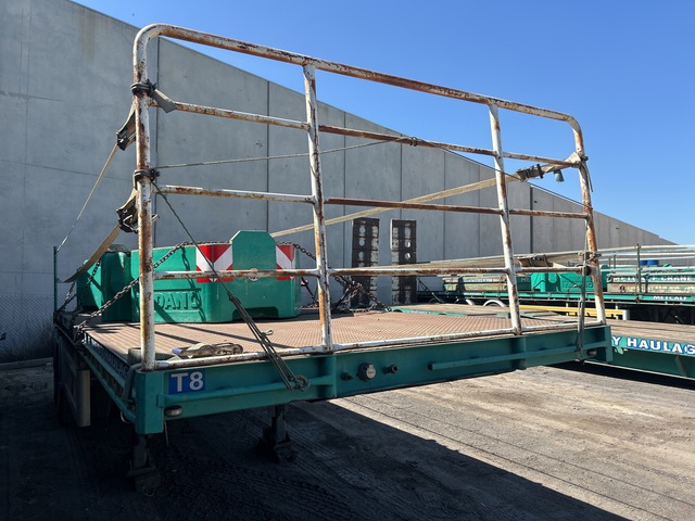 2002 MaxiTrans 8.4 m Bogie/A Flatbed Trailer