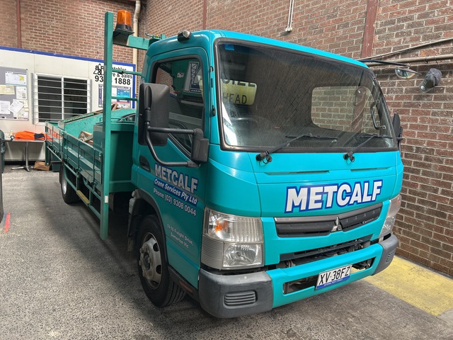 2019 Mitsubishi Fuso Canter 7/800 4x2 Table Top Truck