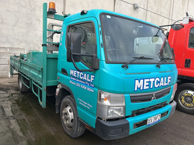 2019 Mitsubishi Fuso Canter 7/800 4x2 Table Top Truck