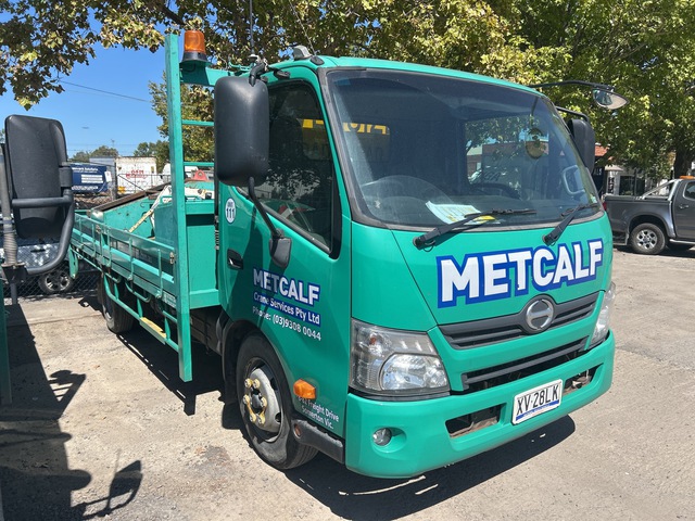 2020 Hino 300 4x2 Table Top Truck