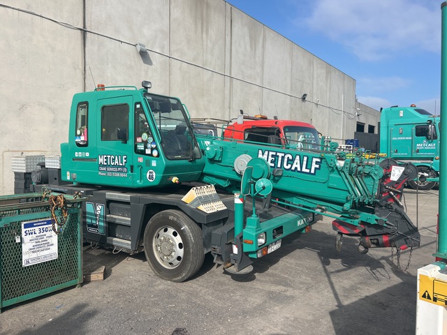 2011 Kato MR-130R 13 ton 4x4x4 City Crane