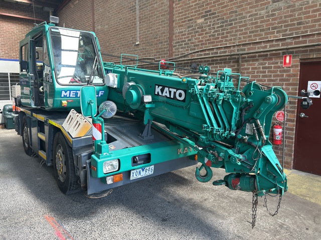 2010 Kato MR-130R 13 ton 4x4x4 City Crane