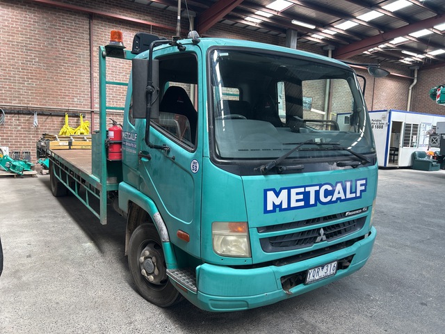 2010 Mitsubishi FK600 4x2 Table Top Truck