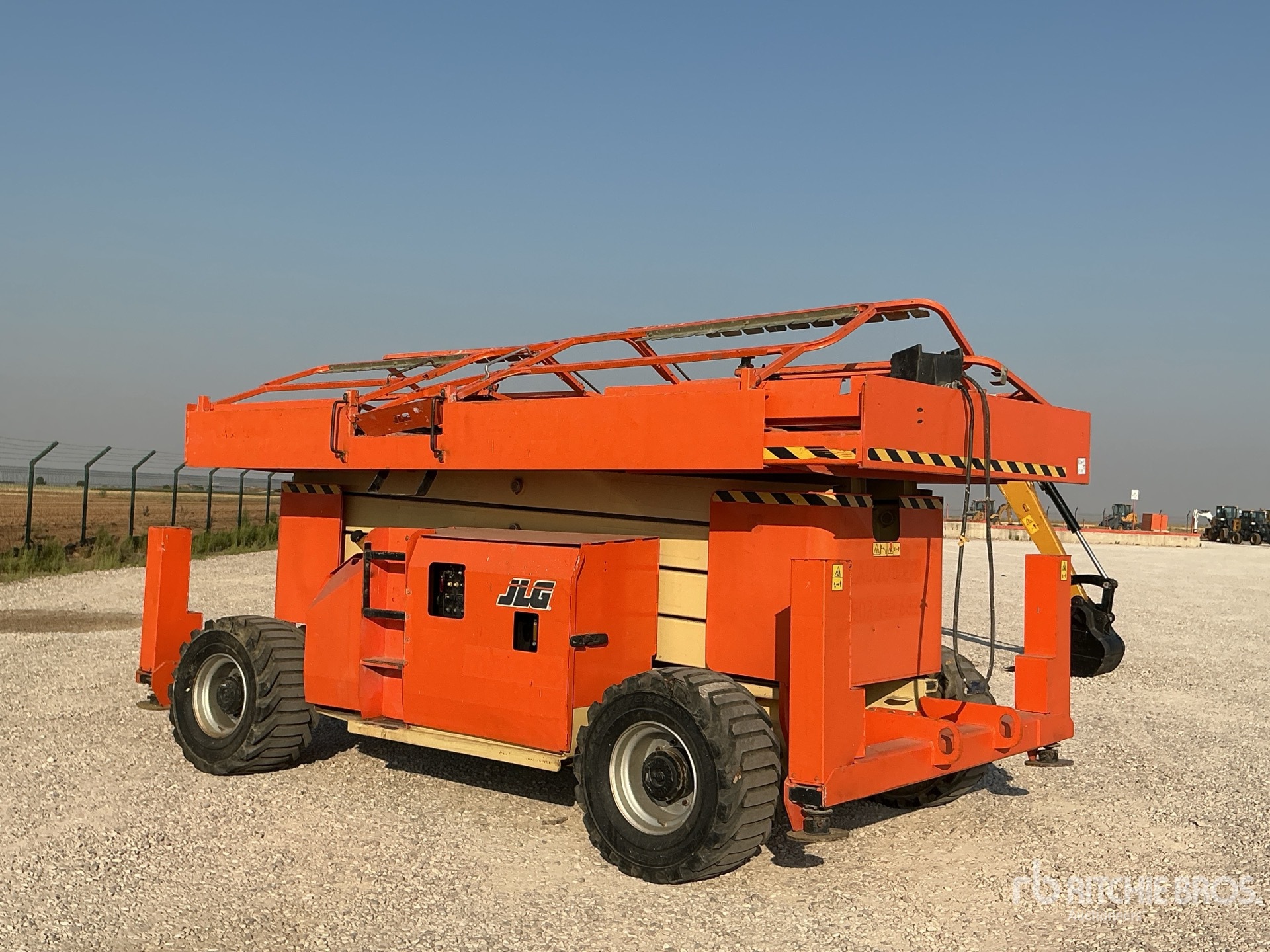 2017 JLG 4394RT