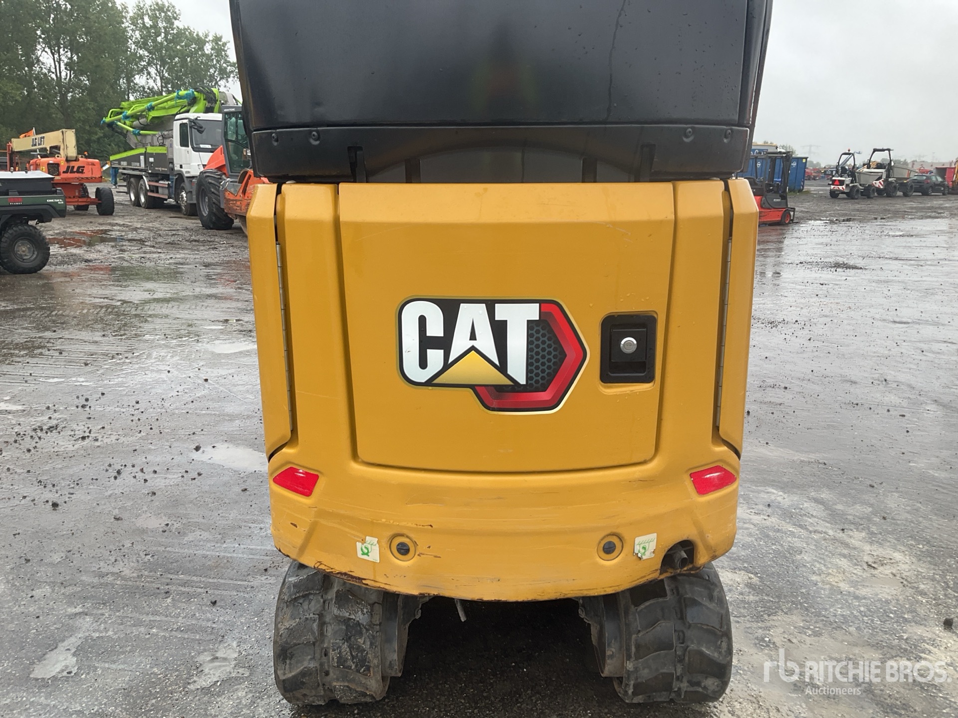 2023 Caterpillar 301.8