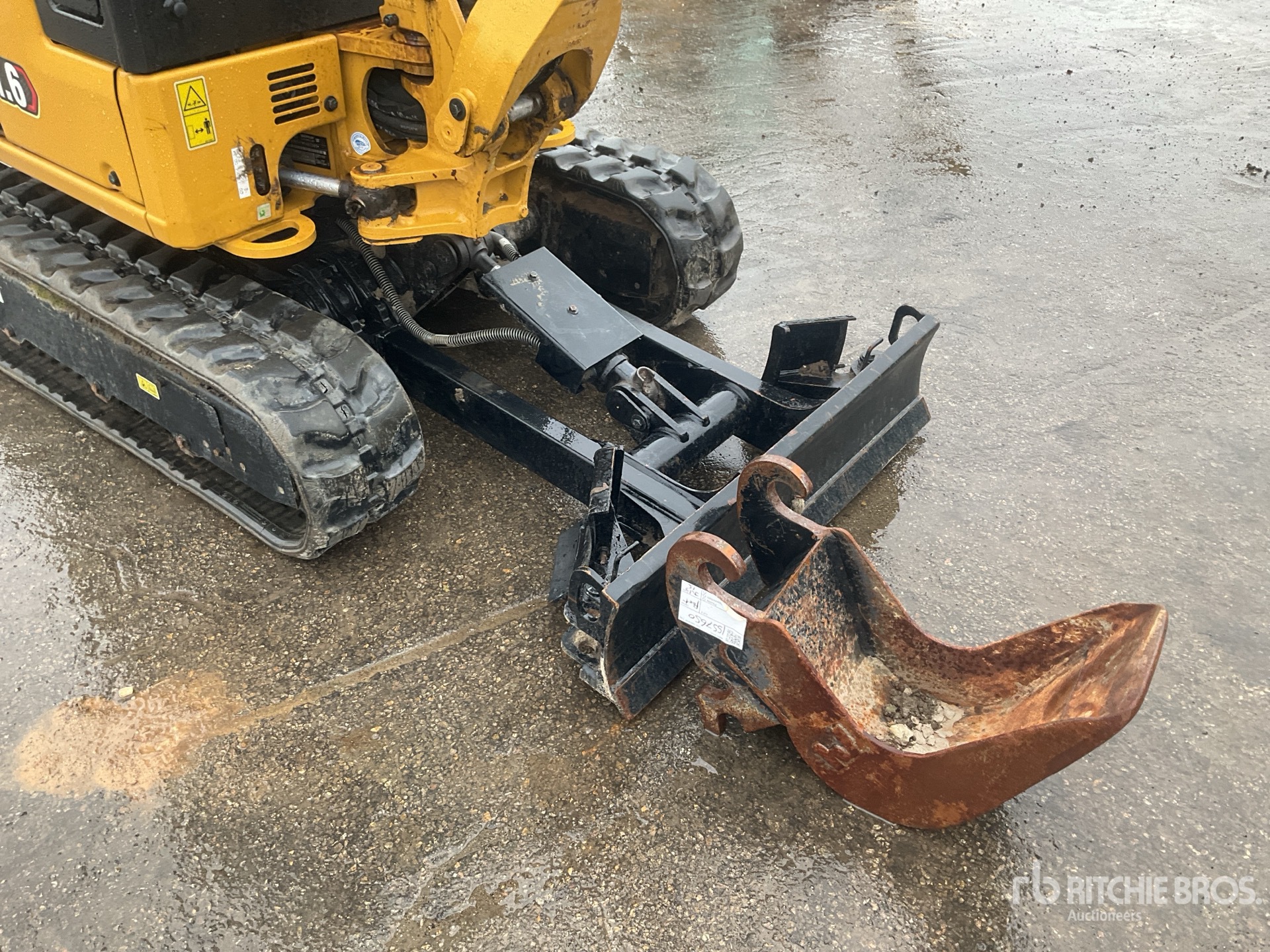 2024 Caterpillar 301.6