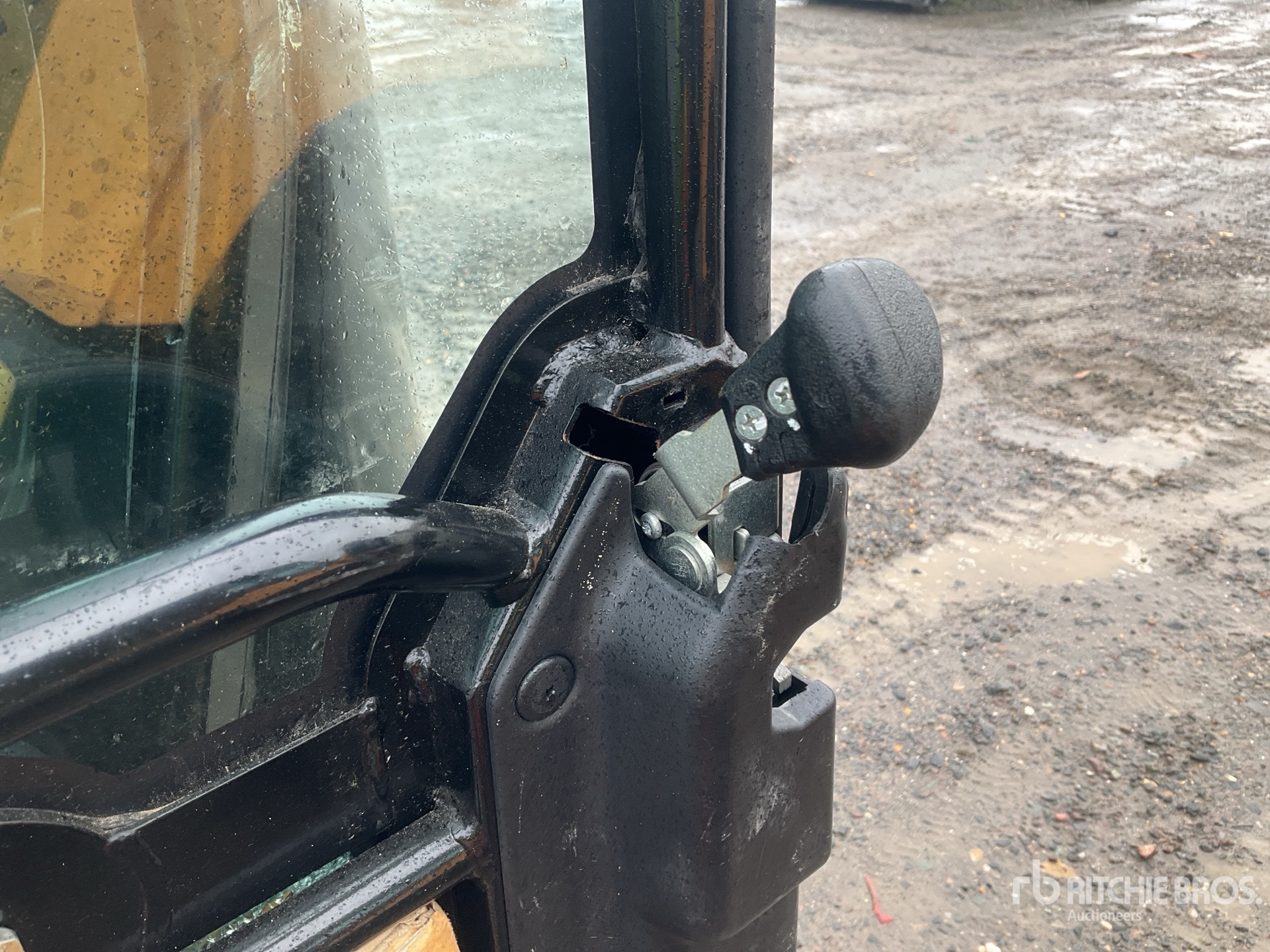 2024 Caterpillar 301.6