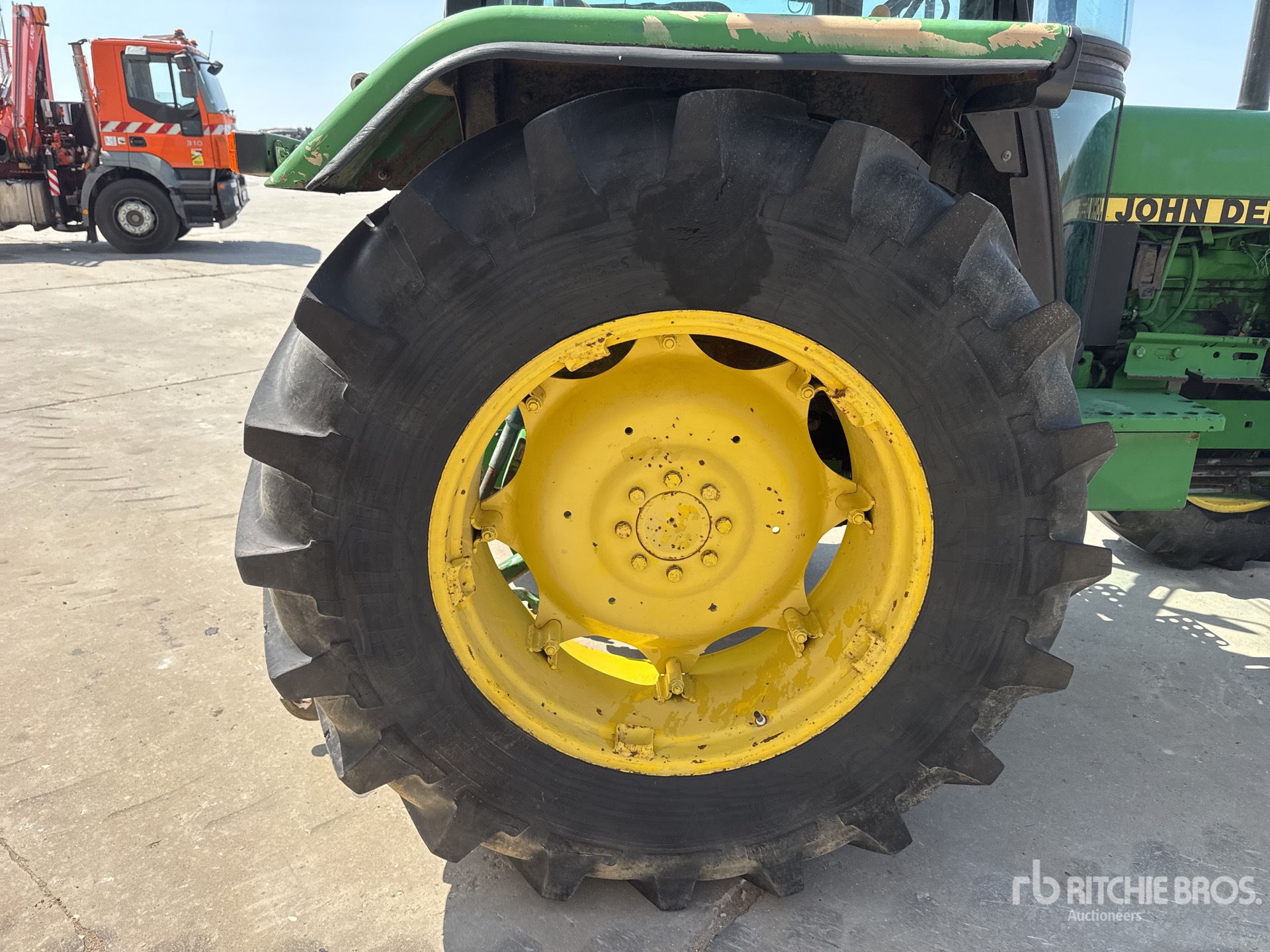 1986 John Deere 2140
